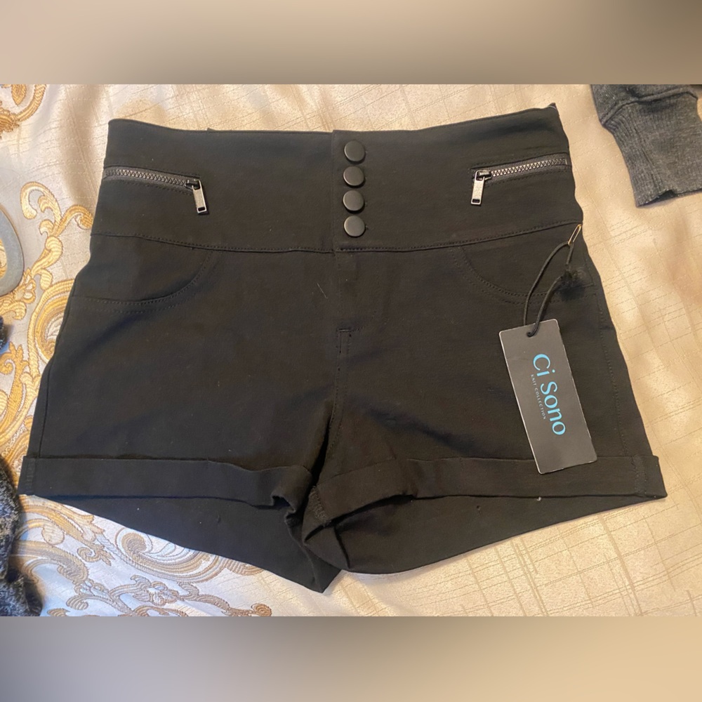 Ci Sono Shorts